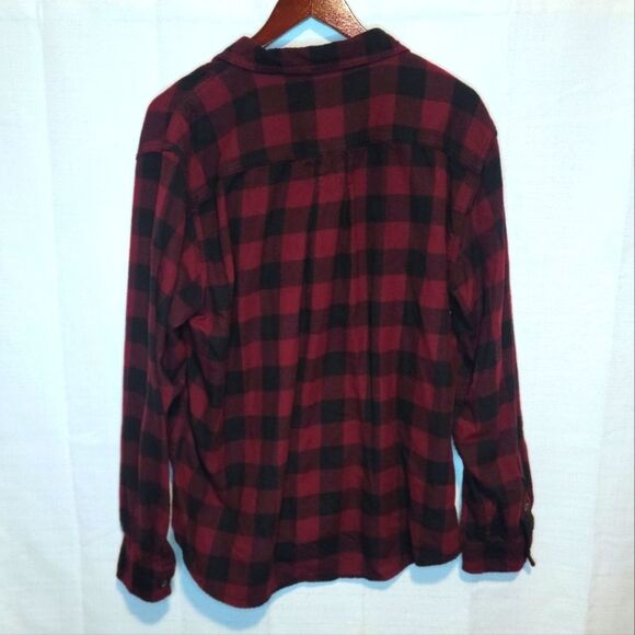 G.H. Bass & Co. Dark Red Checkered Button Up Shirt Size XL - Picture 2 of 8